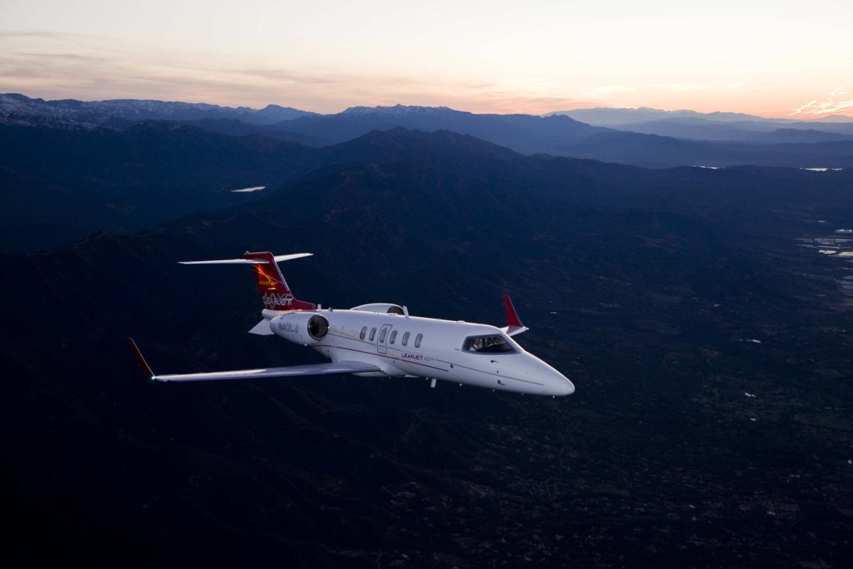 Learjet 40 cabin for Colorado charter