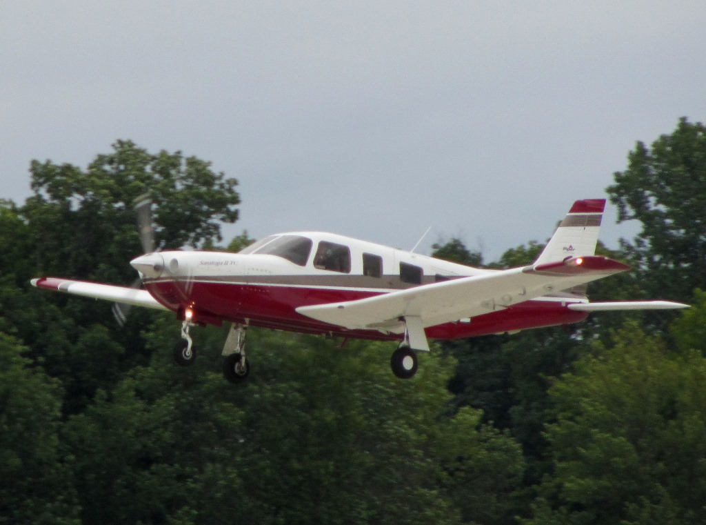 Colorado Piper Saratoga PA-32R Charter